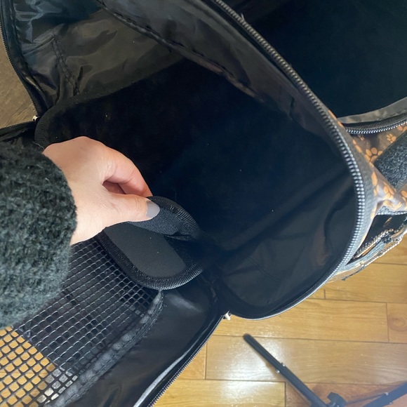 PREFER PETS duffel bag. Bought on Wayfair for $100. For dog or cat. Used once - Picture 4 of 11